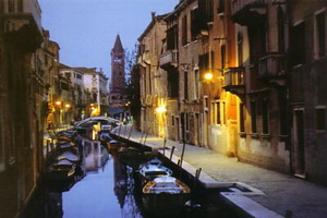 Xtrallusion offers characteristic Bed and Breakfast, B&B, Guest House, Hotel, Albergo and Country Lodge accommodation in Italy. Plus independent self-guided Walking, Adventure, Activity, Skiing and Paragliding Holiday itineraries on the Italian Rivieras, in the Italian Lakes, in the Italian Alps and in some of the most beautiful corners of Italy.